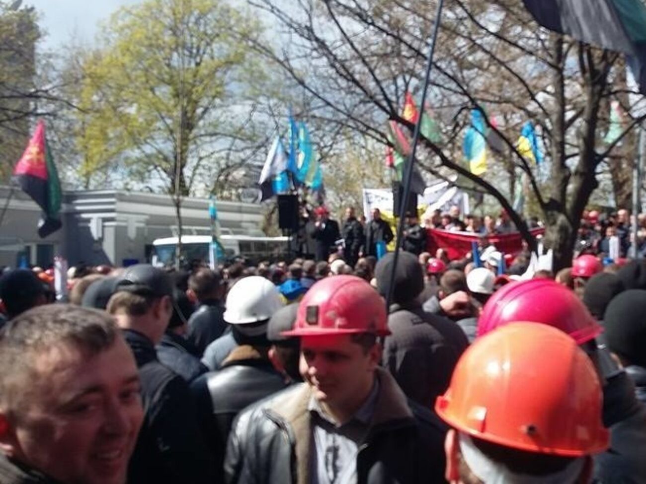 Шахтеры продолжают митинговать в центре Киева