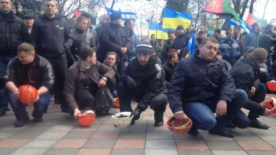 Шахтеры продолжат митинг завтра