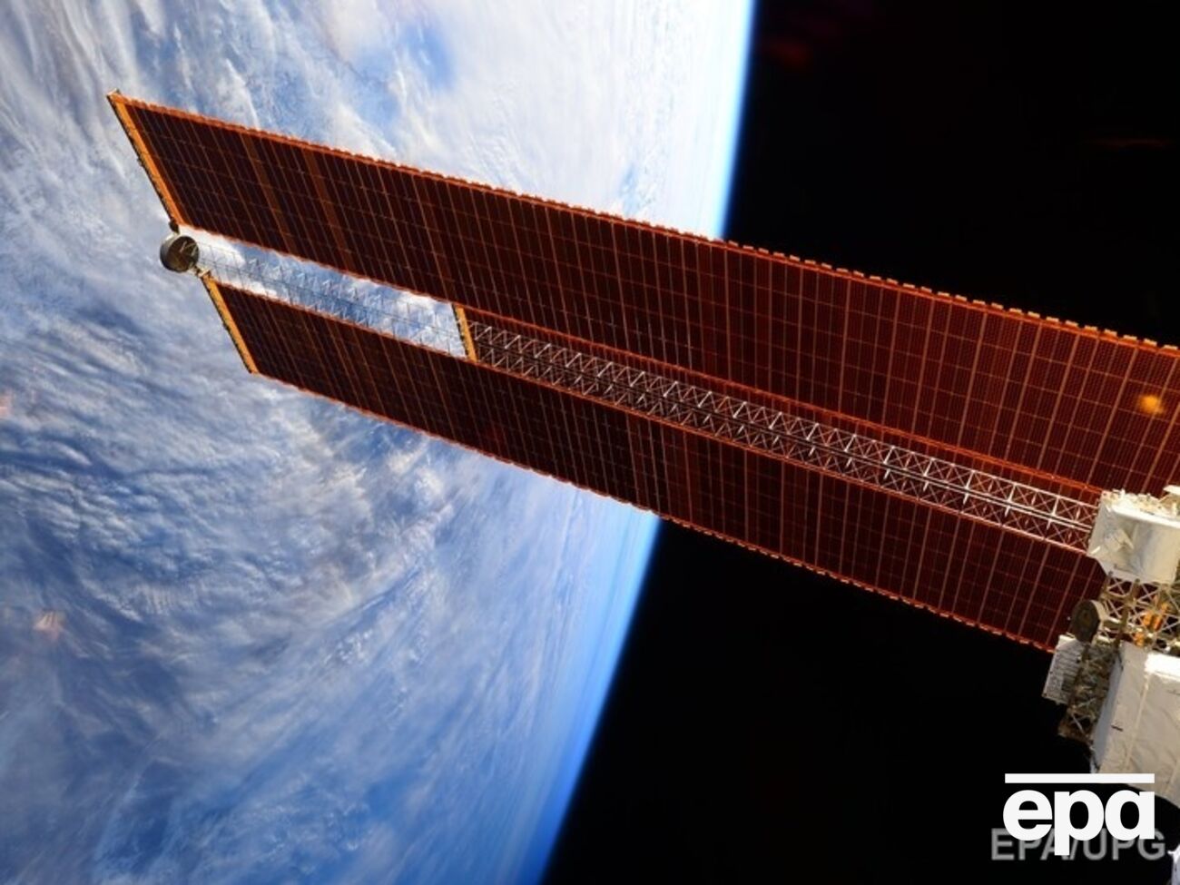 Россия планирует создать собственную космическую станцию к 2023 году, но усиление трудностей в экономике может этому помешать