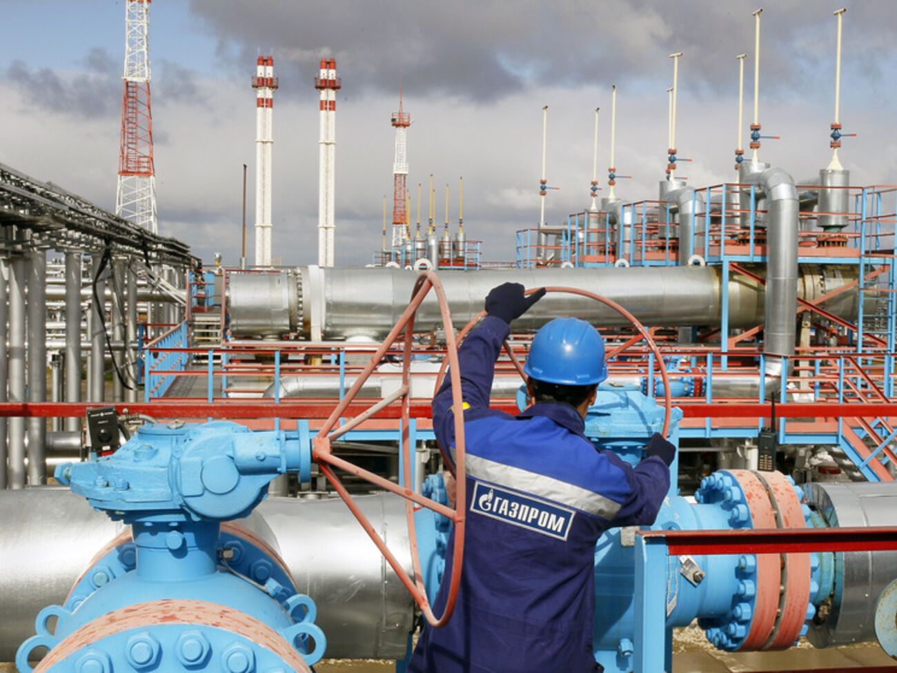 Болгария потребляет около 3 млрд кубометров природного газа в год и зависит от российской компании ОАО "Газпром" на 95%