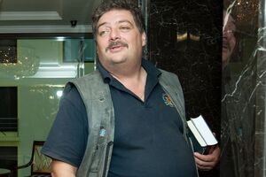 Быков: У нас после убийства Немцова сети были переполнены взвизгами вроде "Так ему и надо!", в Киеве такими же репликами провожают Бузину