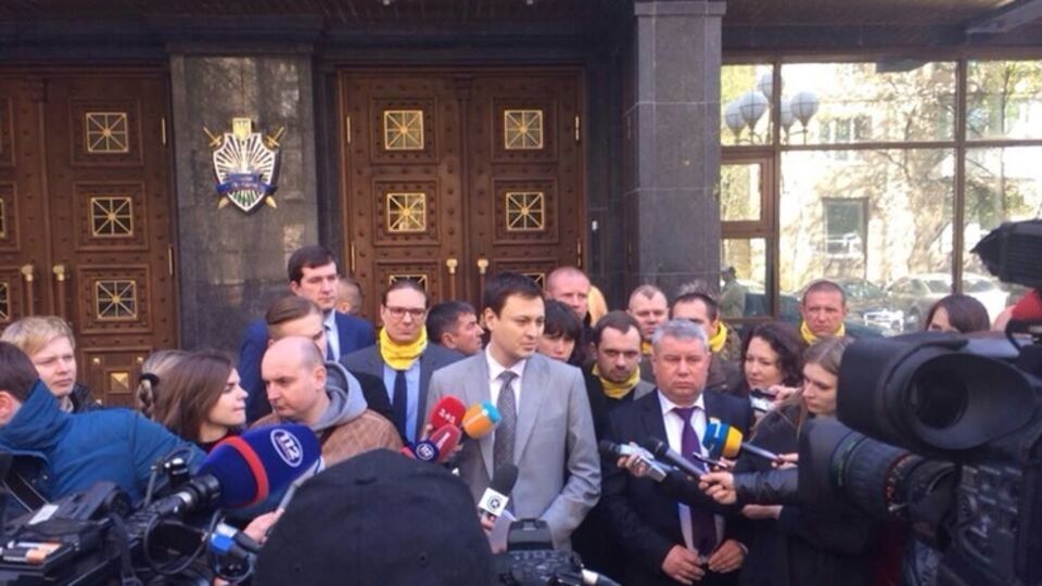 Нардепы требуют от прокуратуры открыть уголовное дело против ряда экс-чиновников и своих коллег