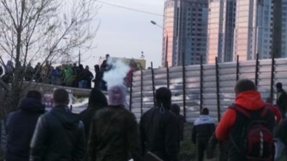 На месте застройки на Осокорках произошли столкновения