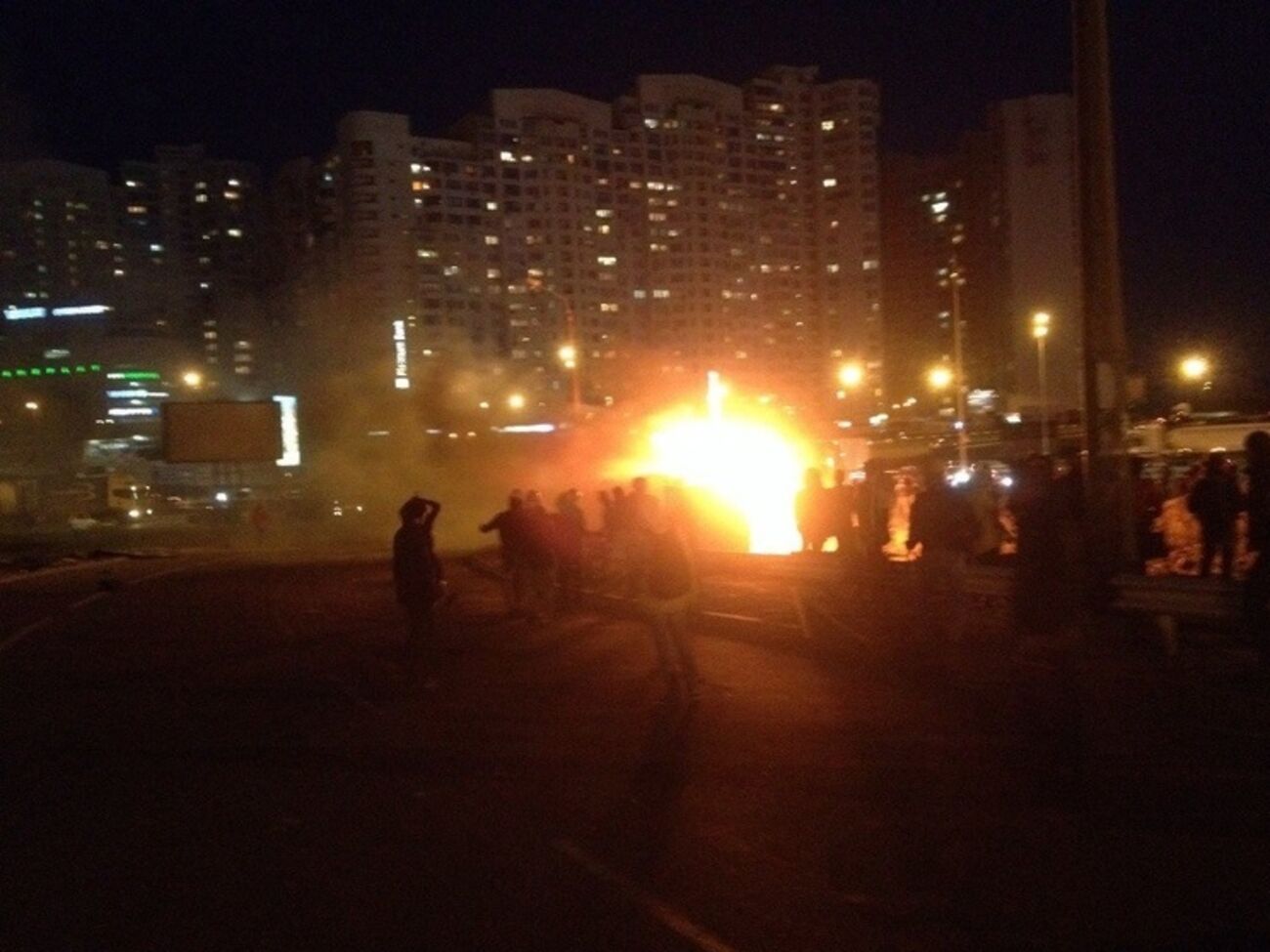 На месте застройки возле метро "Осокорки" в Киеве прозошли столкновения. Фоторепортаж