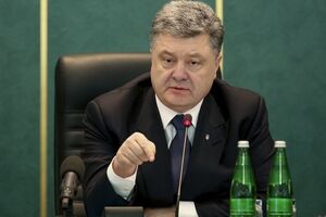 Порошенко ужесточил ответственность за военные преступления