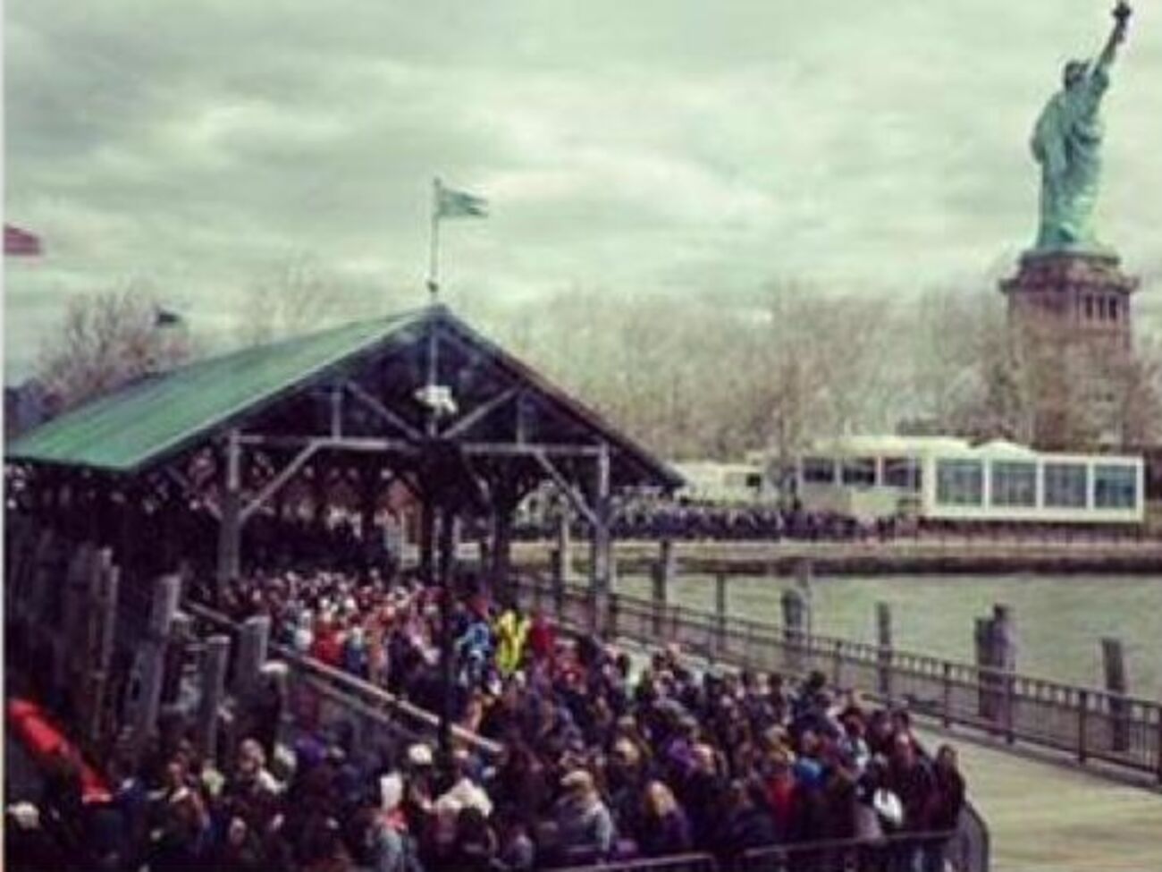 Правоохранителям поступило сообщение&nbsp;о подозрительной упаковке внутри шкафчика