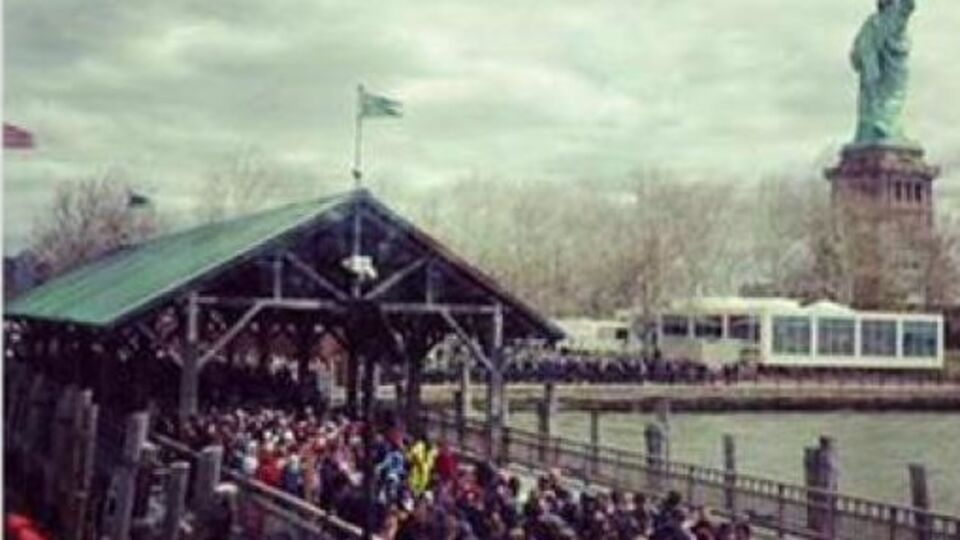 Правоохранителям поступило сообщение о подозрительной упаковке внутри шкафчика