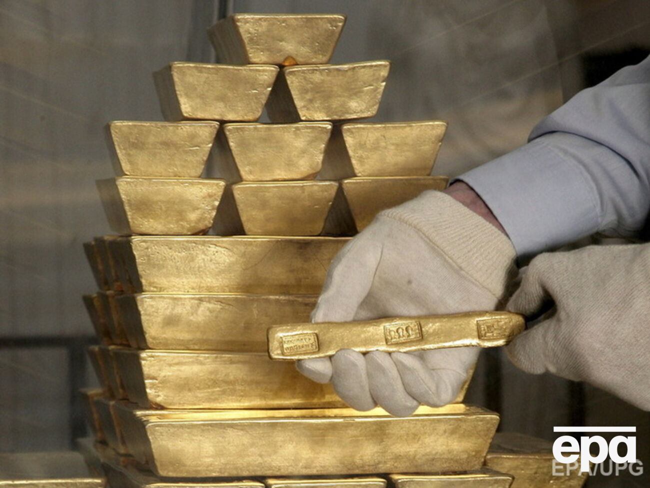 Золотовалютные резервы России упали еще на $3,6 млрд.