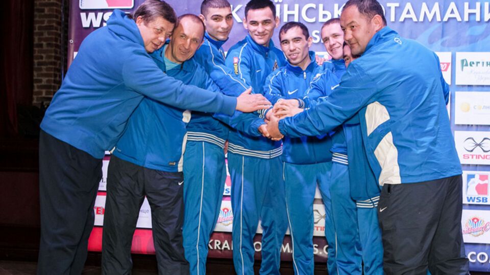 В следующий раунд соревнований от этой группы выходят: "Кубинские укротители", "Команда России" и "Мексиканские воины"