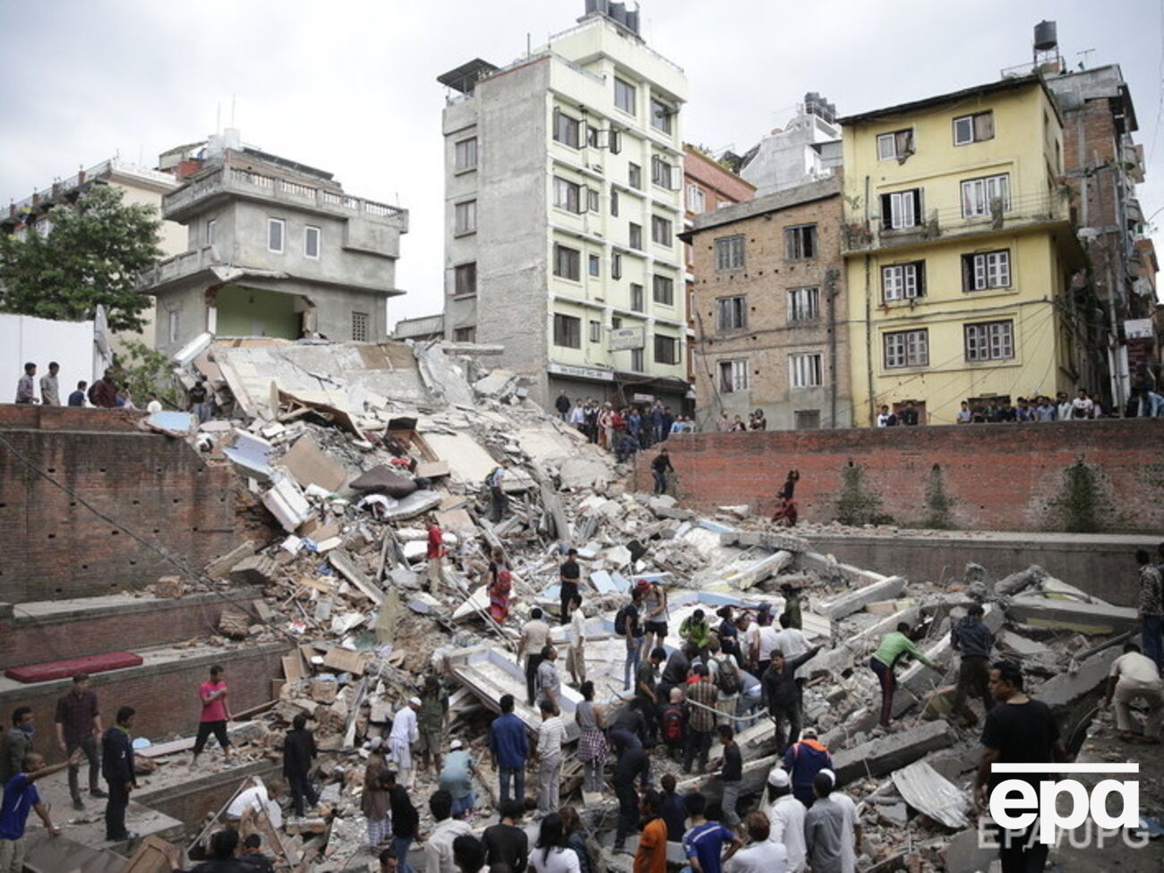 Землетрясение началось в 11.41 по местному времени