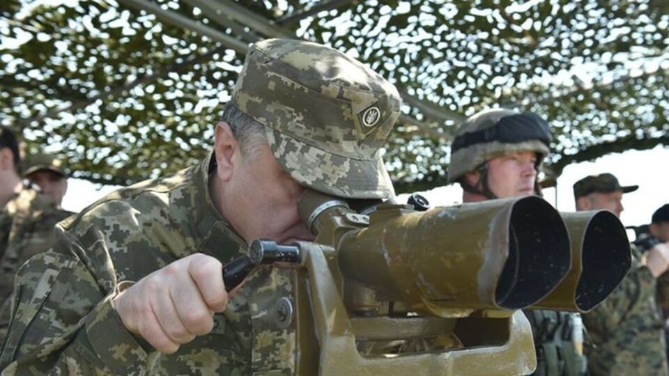 Президент, находясь с визитом в Николаеве, посетил военные учения на полигоне "Широкий лан"