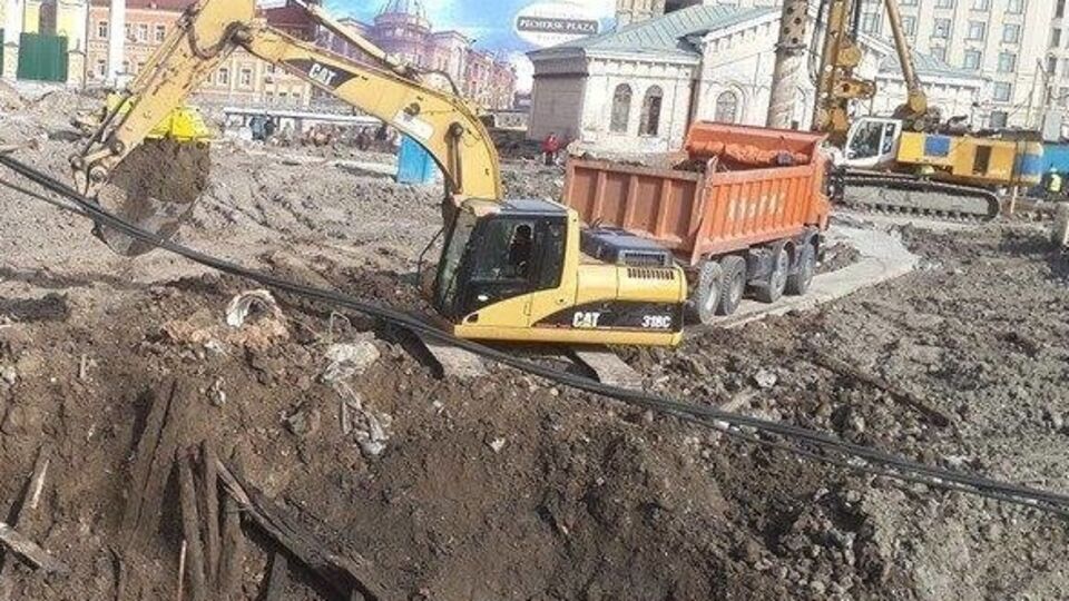 КГГА: Древесина, которую вывозят с Подола, не представляет археологической ценности и датирована XIX в.