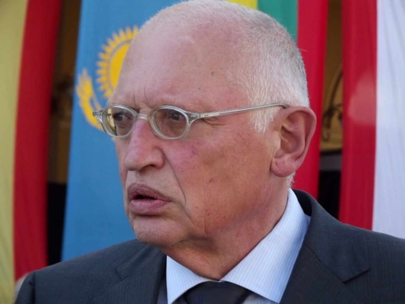 Экс-замглавы Еврокомиссии: Запад снимет санкции с России, как только ситуация на востоке Украины стабилизируется