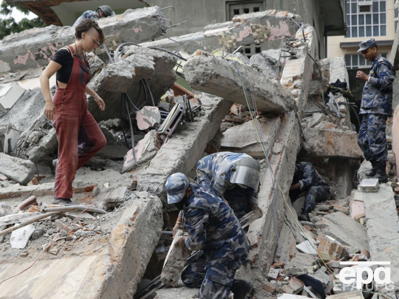 Число жертв стихии продолжает расти