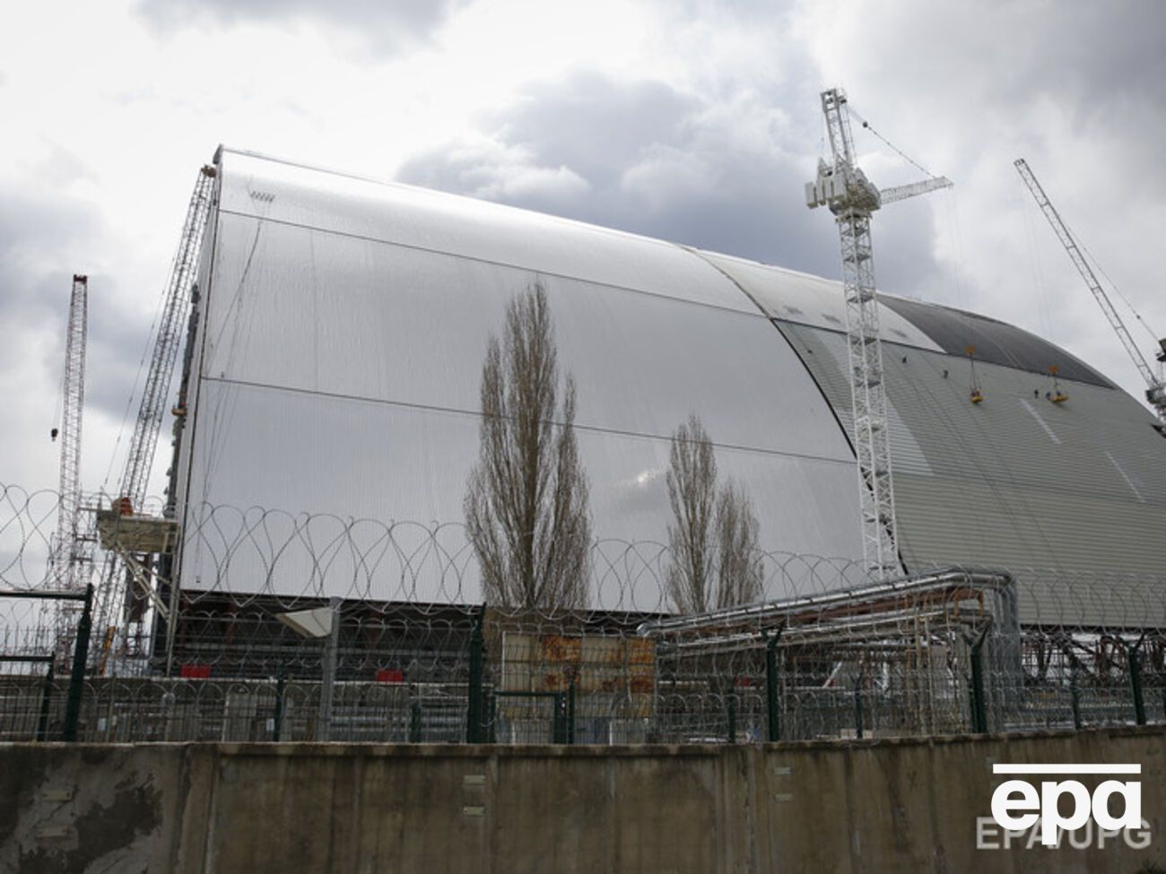 Саркофаг над взорвавшимся в 1986 году реактором