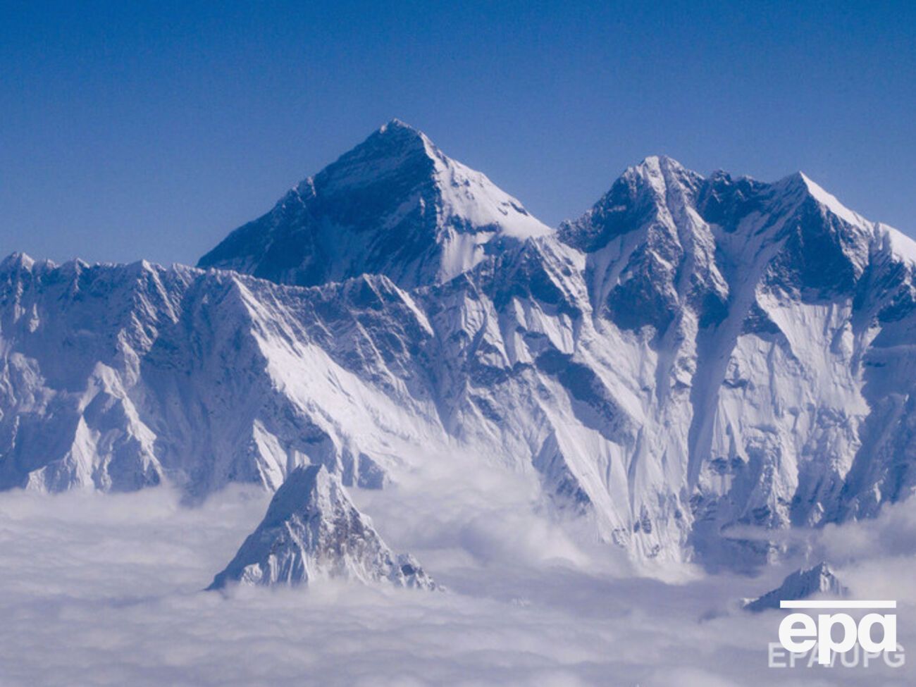 Эвакуация альпинистов пока невозможна