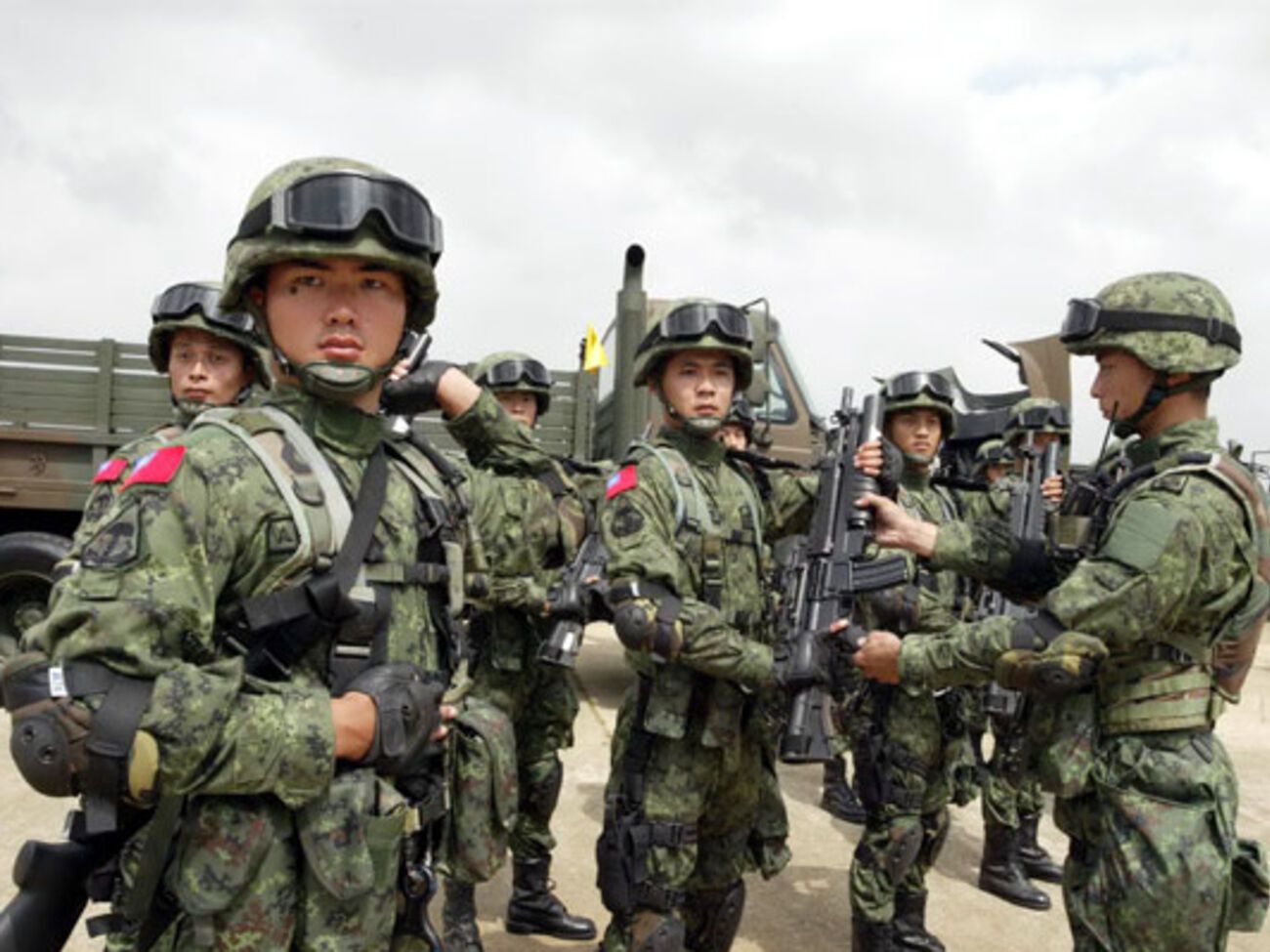 СМИ: Китайские солдаты&nbsp;высадились на военном аэродроме в Подмосковье