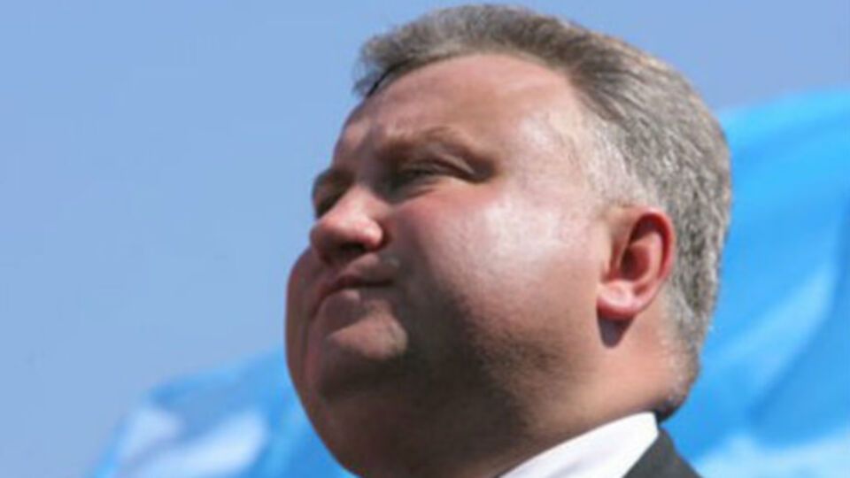 СМИ: У Калашникова в гаражах нашли Mercedes-Benz G55, Aston Martin и Rolls-Royce