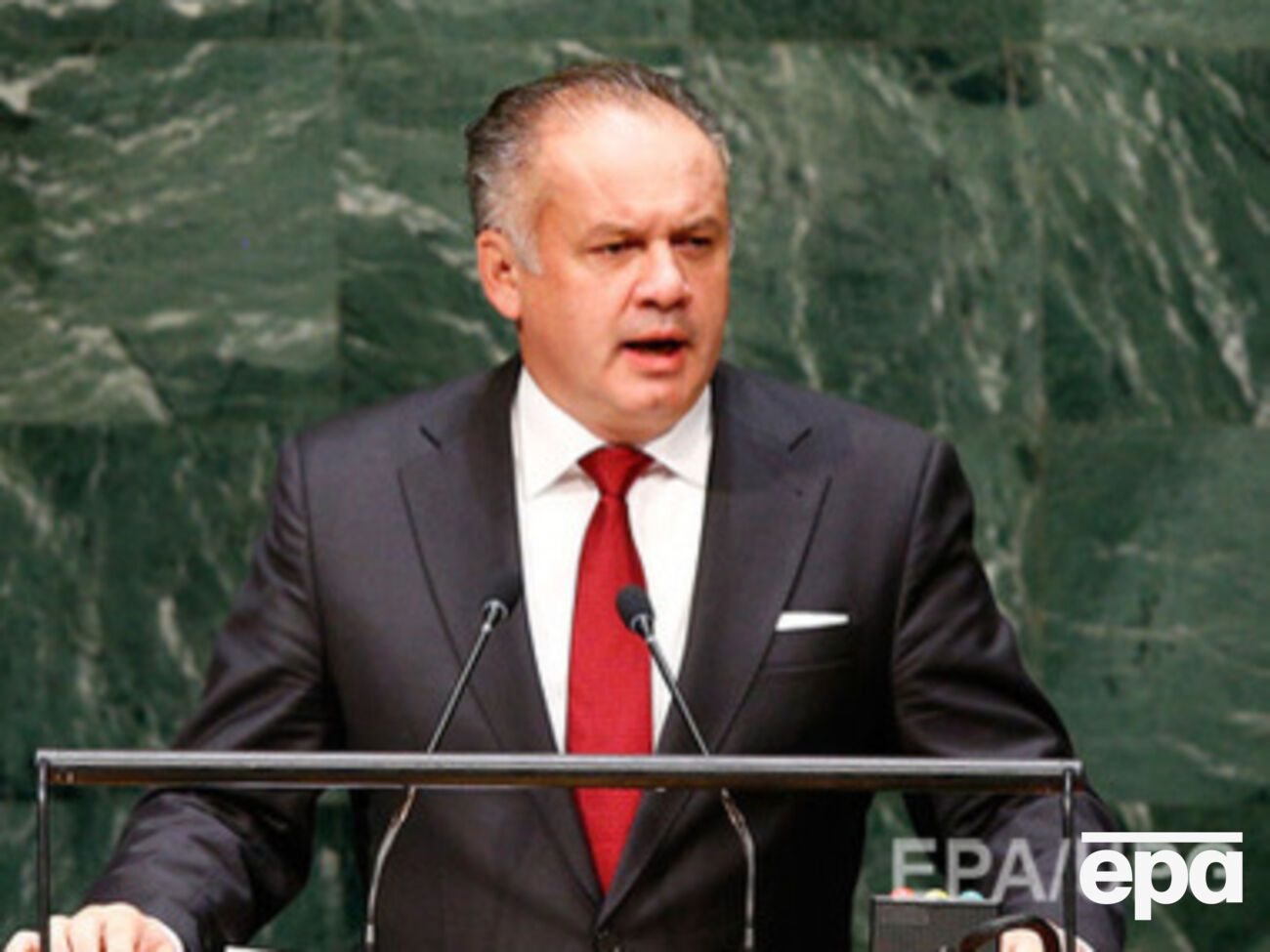 Президент Словакии: Украина может покупать оружие в рамках двусторонних отношений