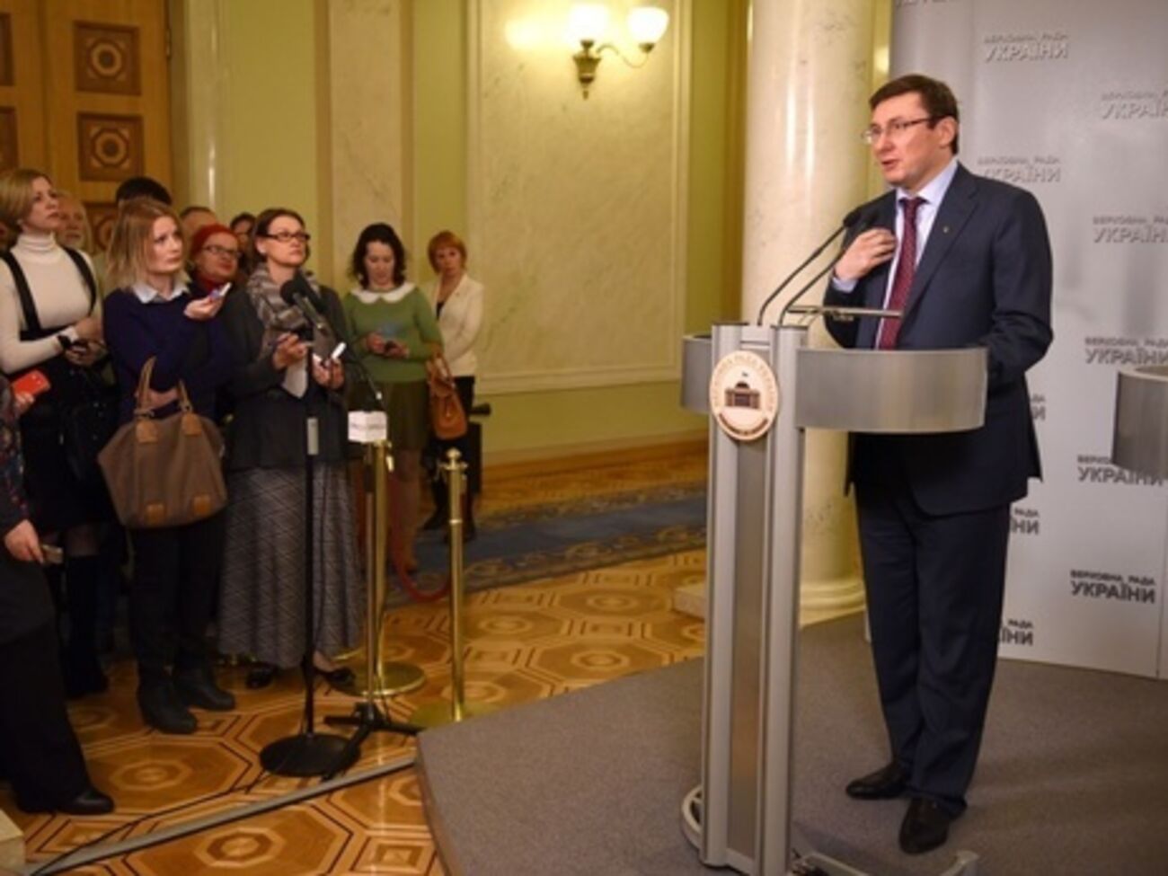 Луценко:&nbsp;Выход любой фракции из коалиции предусматривает создание нового правительства