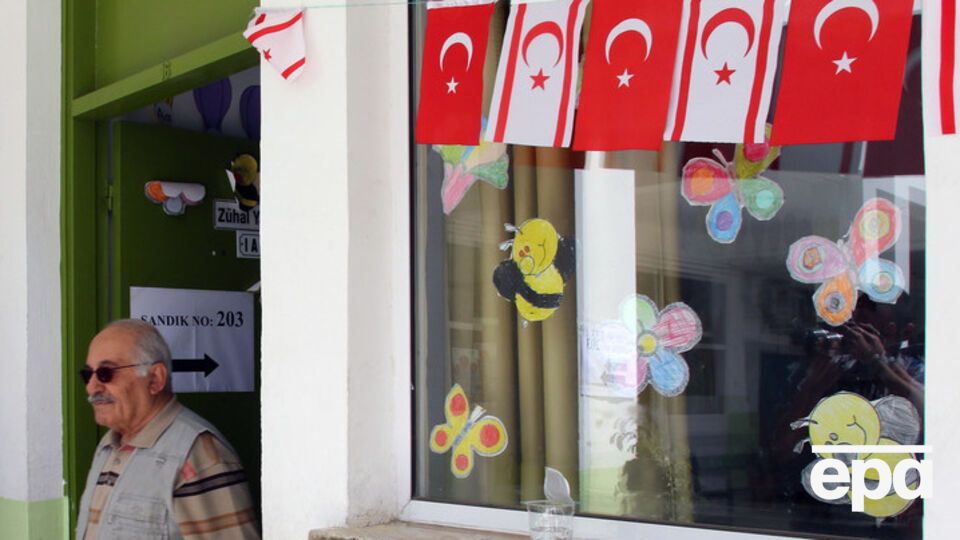 В ходе первого тура, состоявшегося 19 апреля, никто из кандидатов не смог набрать более 50% голосов