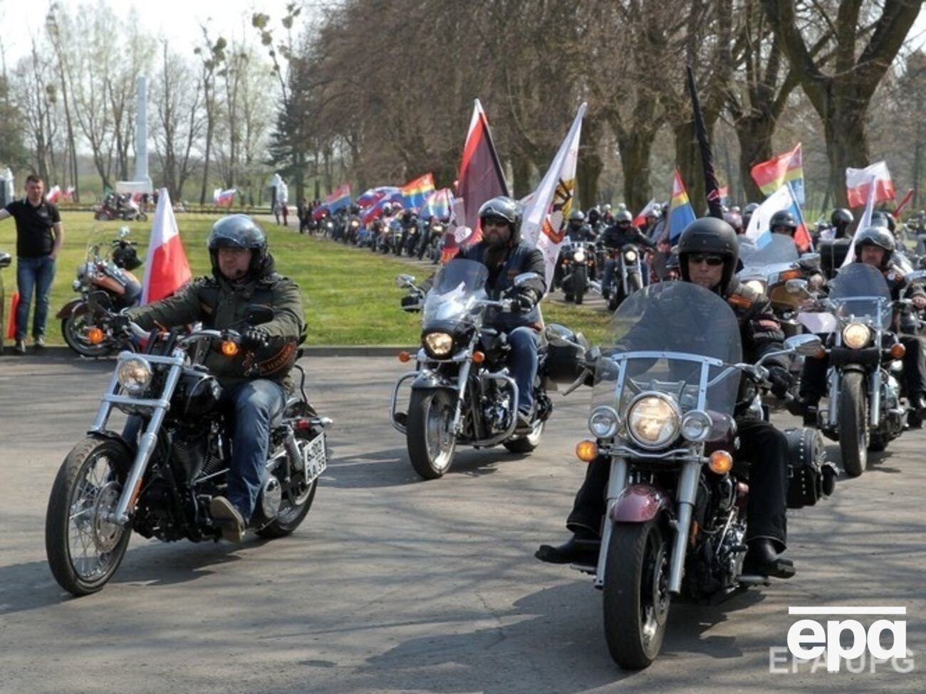 Байкеров на всем пути сопровождала польская полиция, никаких инцидентов не произошло