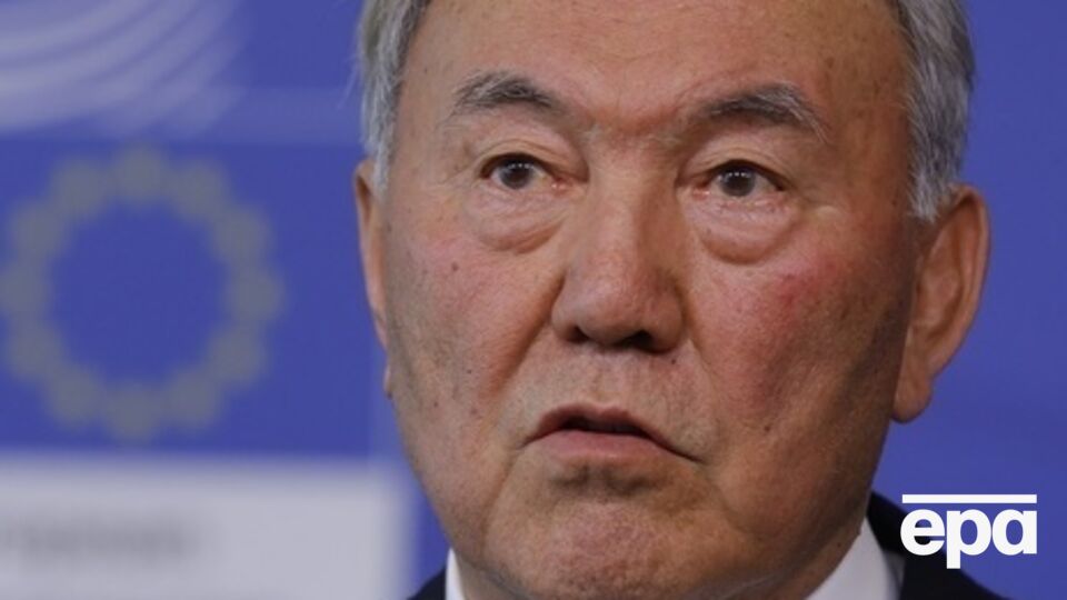 По предварительным данным Центризбиркома Казахстана, за Назарбаева проголосовало 97,7% избирателей