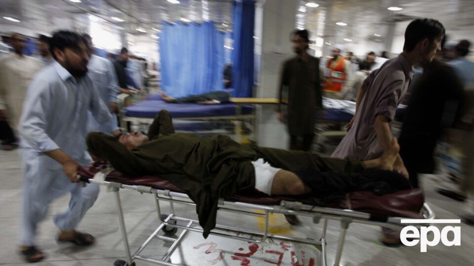 Жертвами непогоды стали по меньшей мере 37 человек