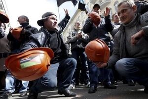 По факту нарушения общественного порядка задержаны несколько человек