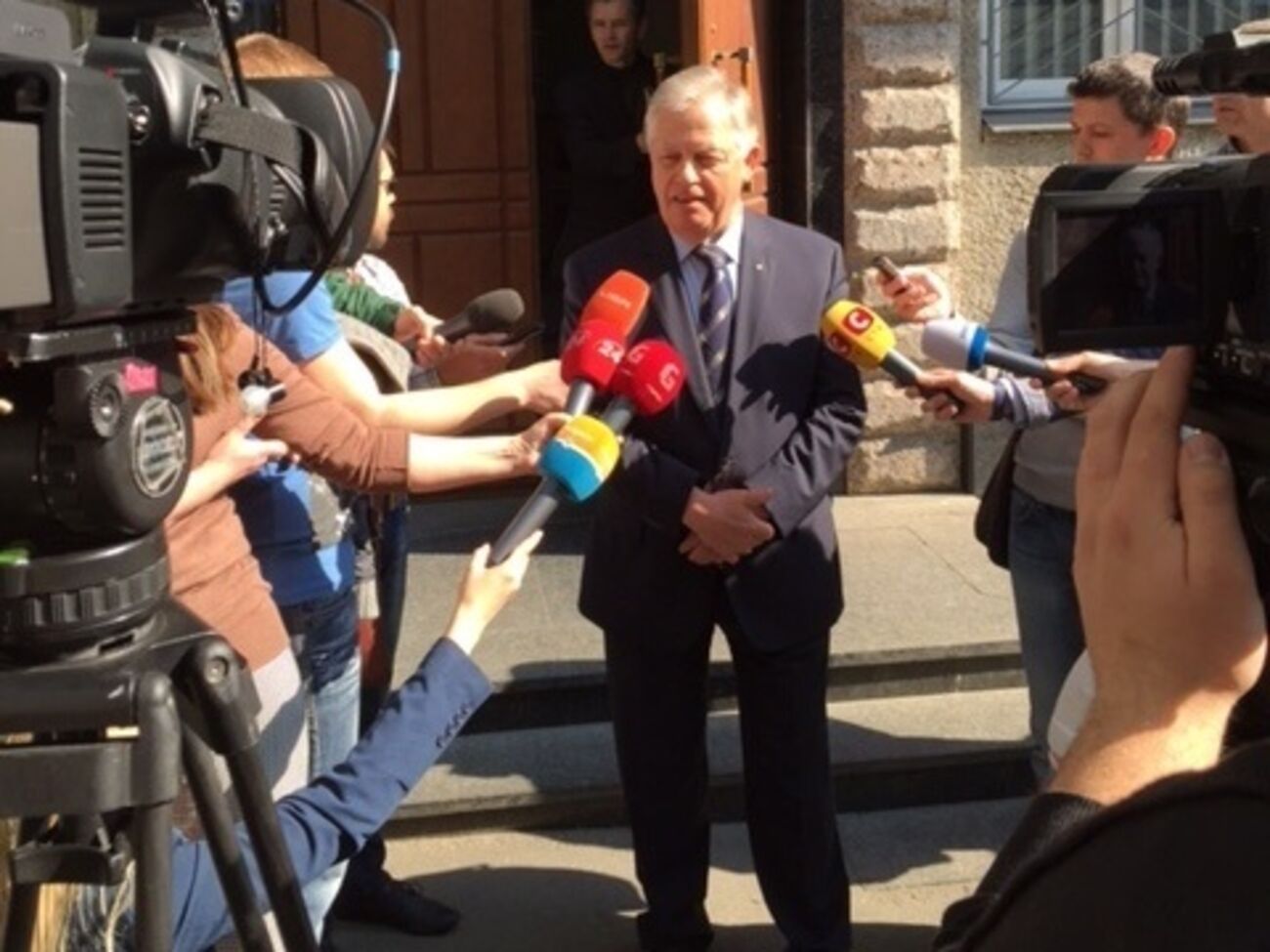 Симоненко перед зданием СБУ рассказал о репрессиях против несогласных