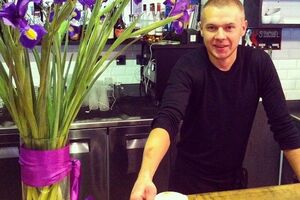 Александр Ищенко работал барменом в кафе