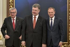 Жан-Клод Юнкер, Петр Порошенко и Дональд Туска во время саммита Украина – ЕС в Киеве