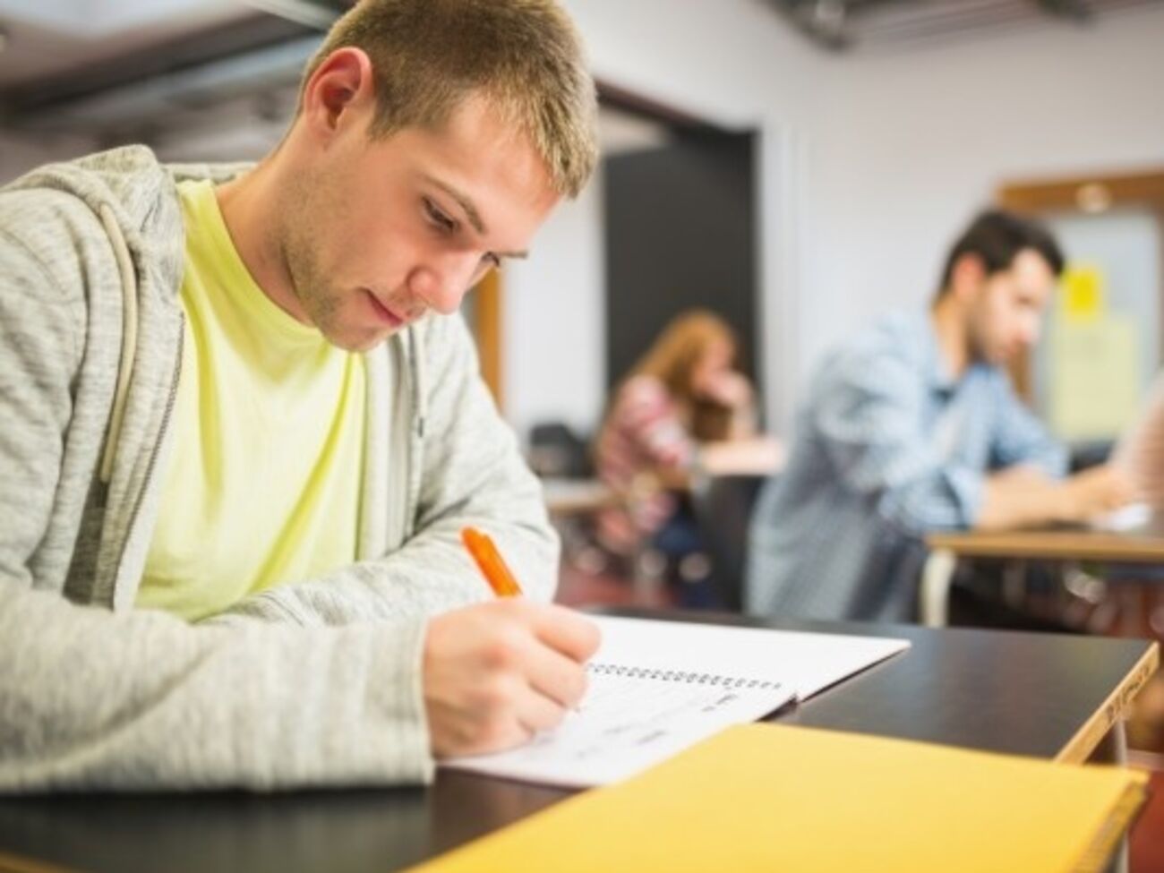 Более семи тысяч абитуриентов подписали петицию