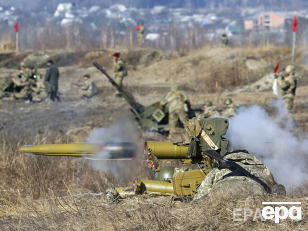Боевики продолжают обстрелы из крупного оружия