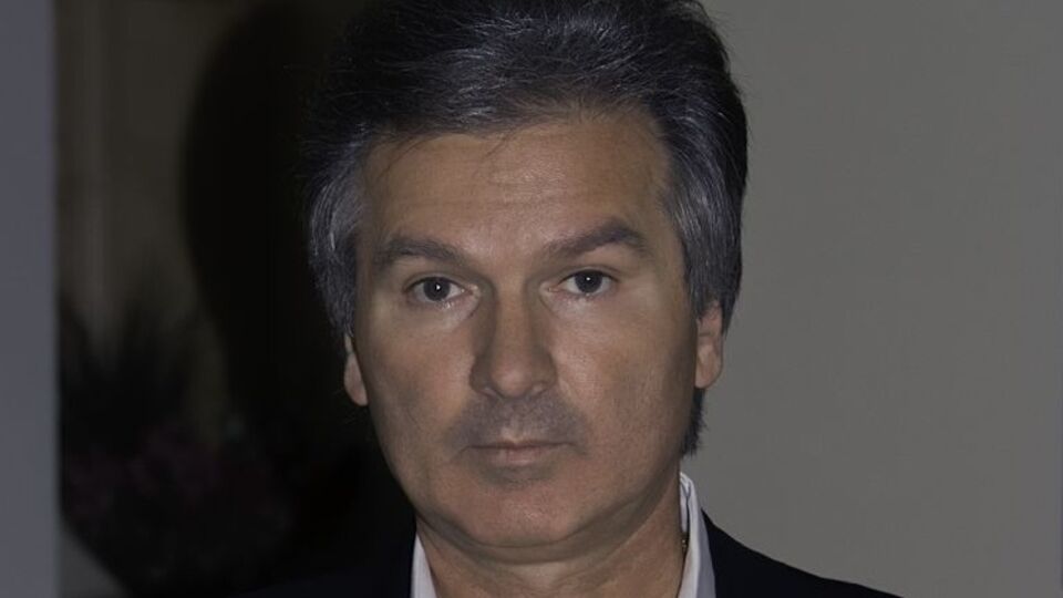 Юрий Швец: Сейчас судьба России в значительной степени зависит от президента США. Подписав всего две бумажки, без всяких ядерных ударов Обама может погрузить РФ в предынфарктное состояние