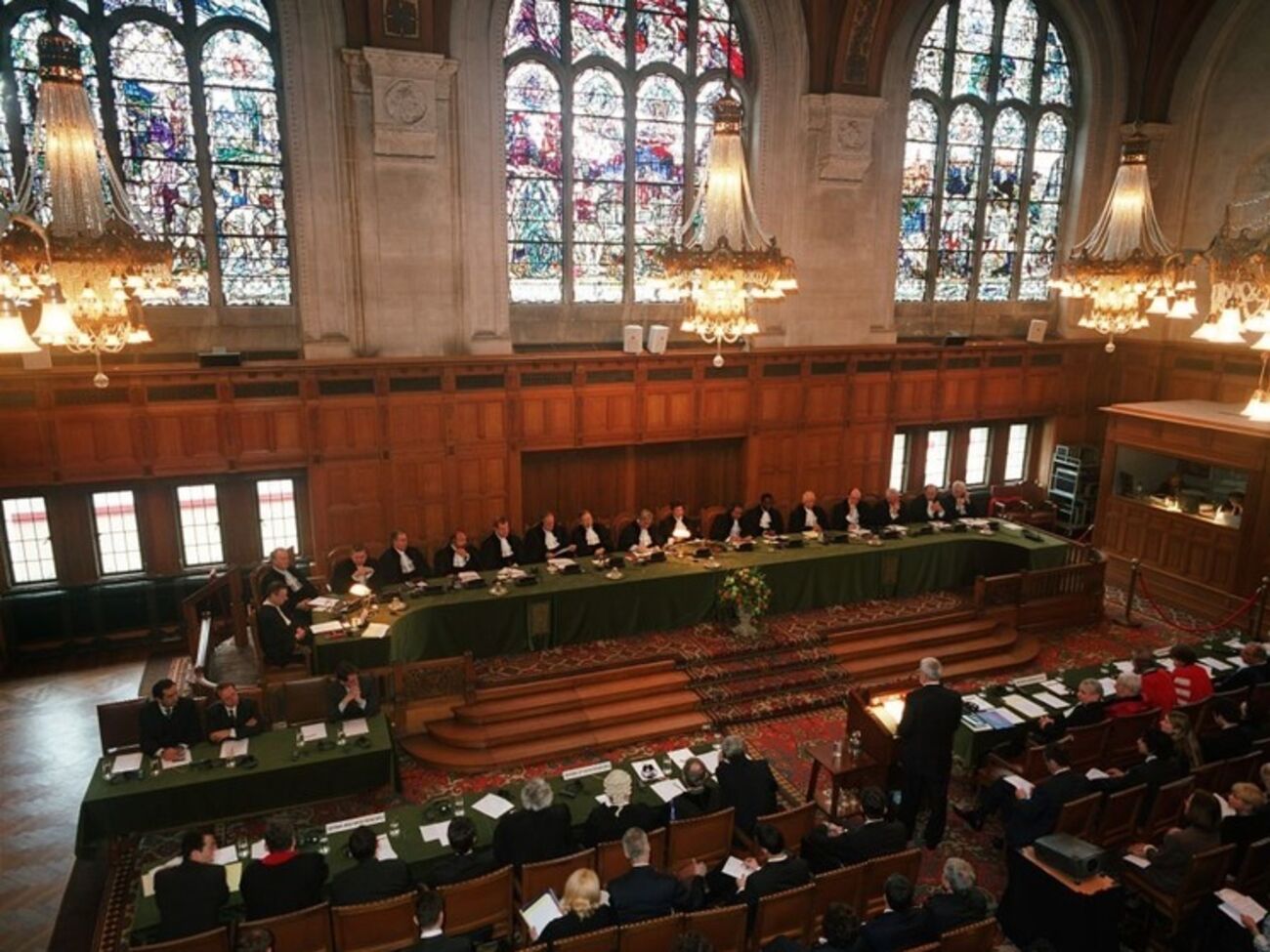 Для начала Гаагский трибунал должен признать переданные Киевом материалы своей юрисдикцией