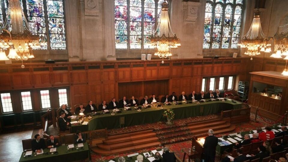 Для начала Гаагский трибунал должен признать переданные Киевом материалы своей юрисдикцией