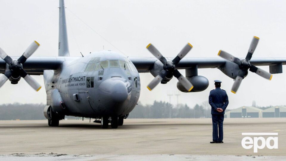 В этот же день над опасной территорией пролетели три самолета компании Lufthansa