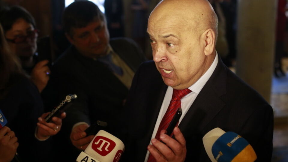 Геннадий Москаль запретил движение поездов, грузовиков и автобусов на подконтрольную боевикам территорию Луганской области