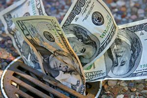 В основном денежные потоки россияне отправляли в Швейцарию, США, Великобританию и Литву