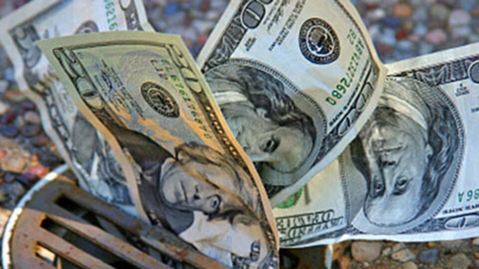 В основном денежные потоки россияне отправляли в Швейцарию, США, Великобританию и Литву