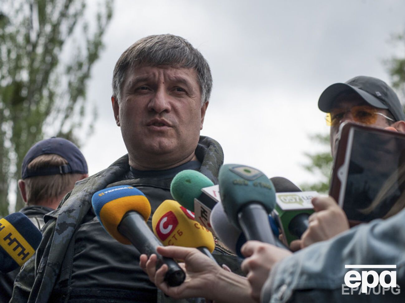 Арсен Аваков сообщил, что из-за ситуации с пожарами возле ЧАЭС премьер Арсений Яценюк срочно собрал комиссию по чрезвычайным ситуациям