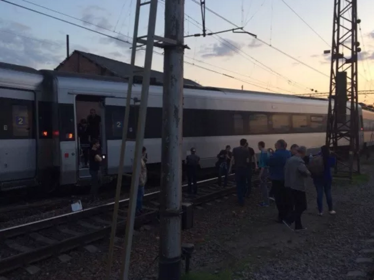 На место происшествия выехало руководство железной дороги