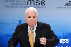 Маккейн: Ядерное оружие стало играть важную роль в военной доктрине России