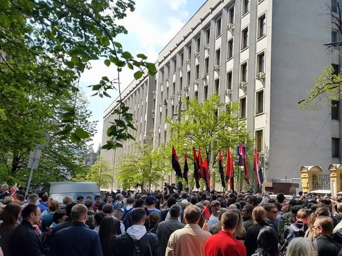 "Правый сектор": Следующий митинг будет длиться столько, сколько будет гореть АП