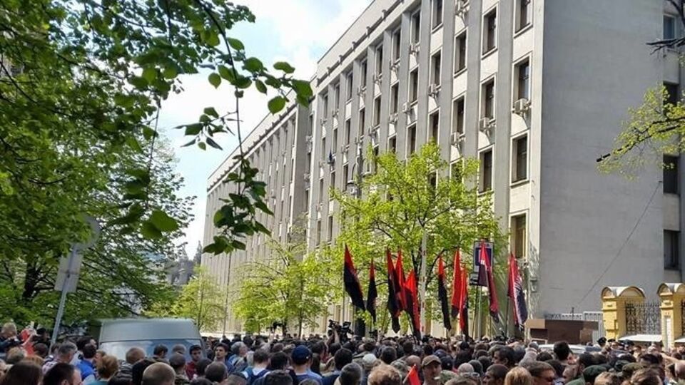 "Правый сектор": Следующий митинг будет длиться столько, сколько будет гореть АП