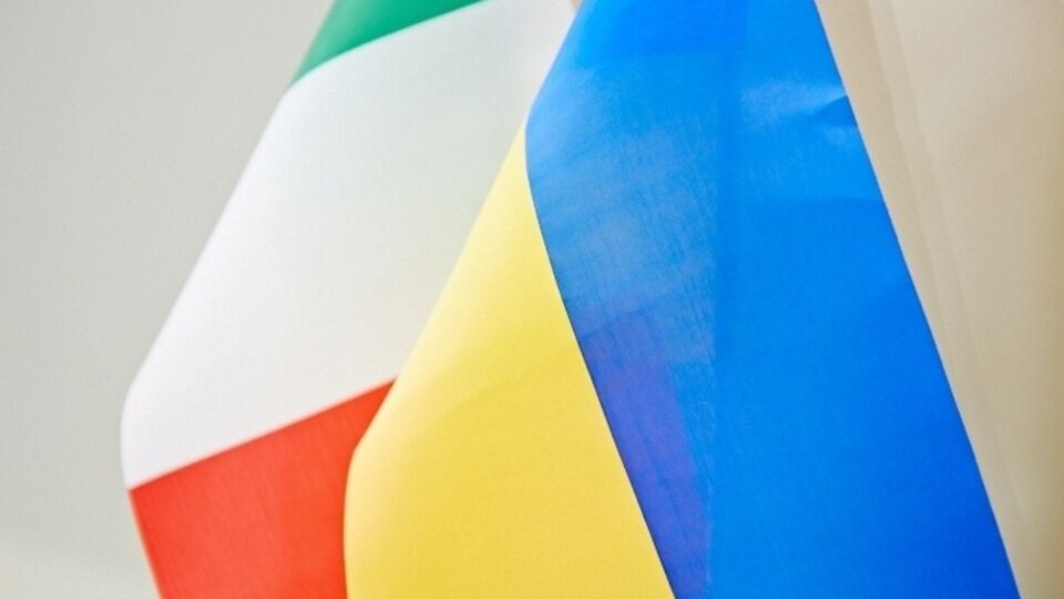 Украинский дипломат попросил "отреагировать на высказывания Айхберга, которые прямо противоречат официальной позиции правительства"