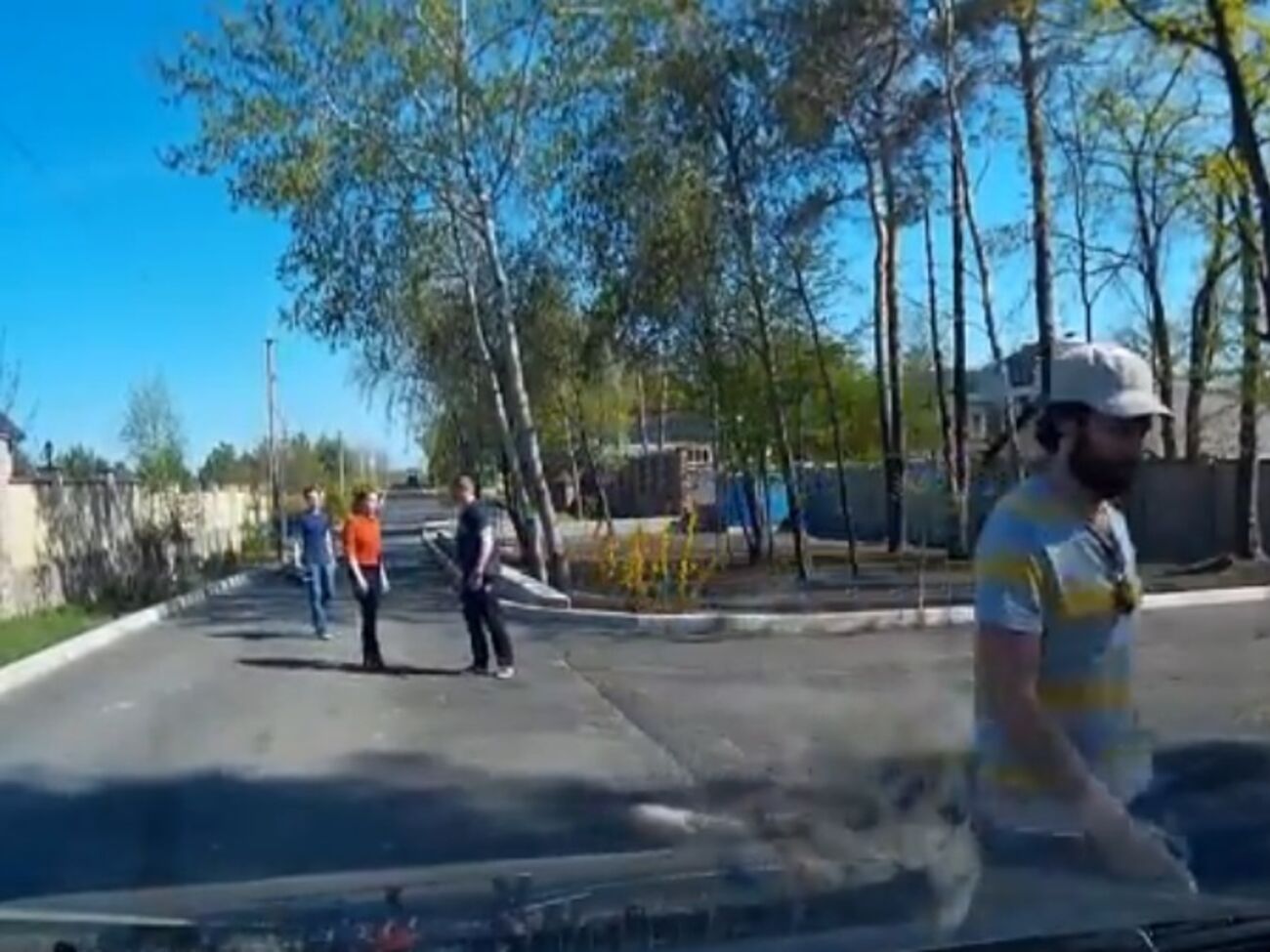 Момент нападения на журналистов