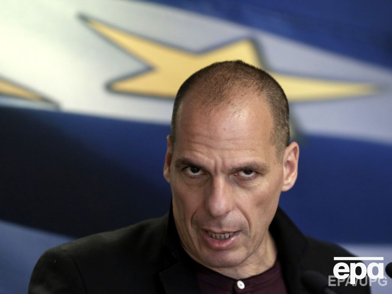 Министра критикуют за манеру ведения переговоров с международными кредиторами Греции