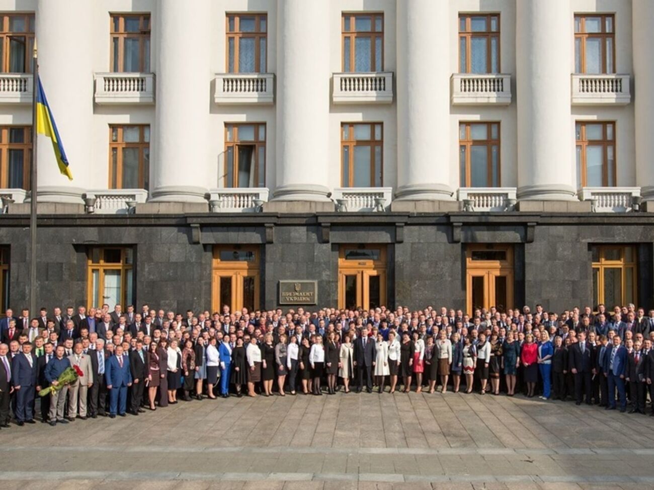 Порошенко поручил главам районных администраций ускорить строительство укреплений&nbsp;